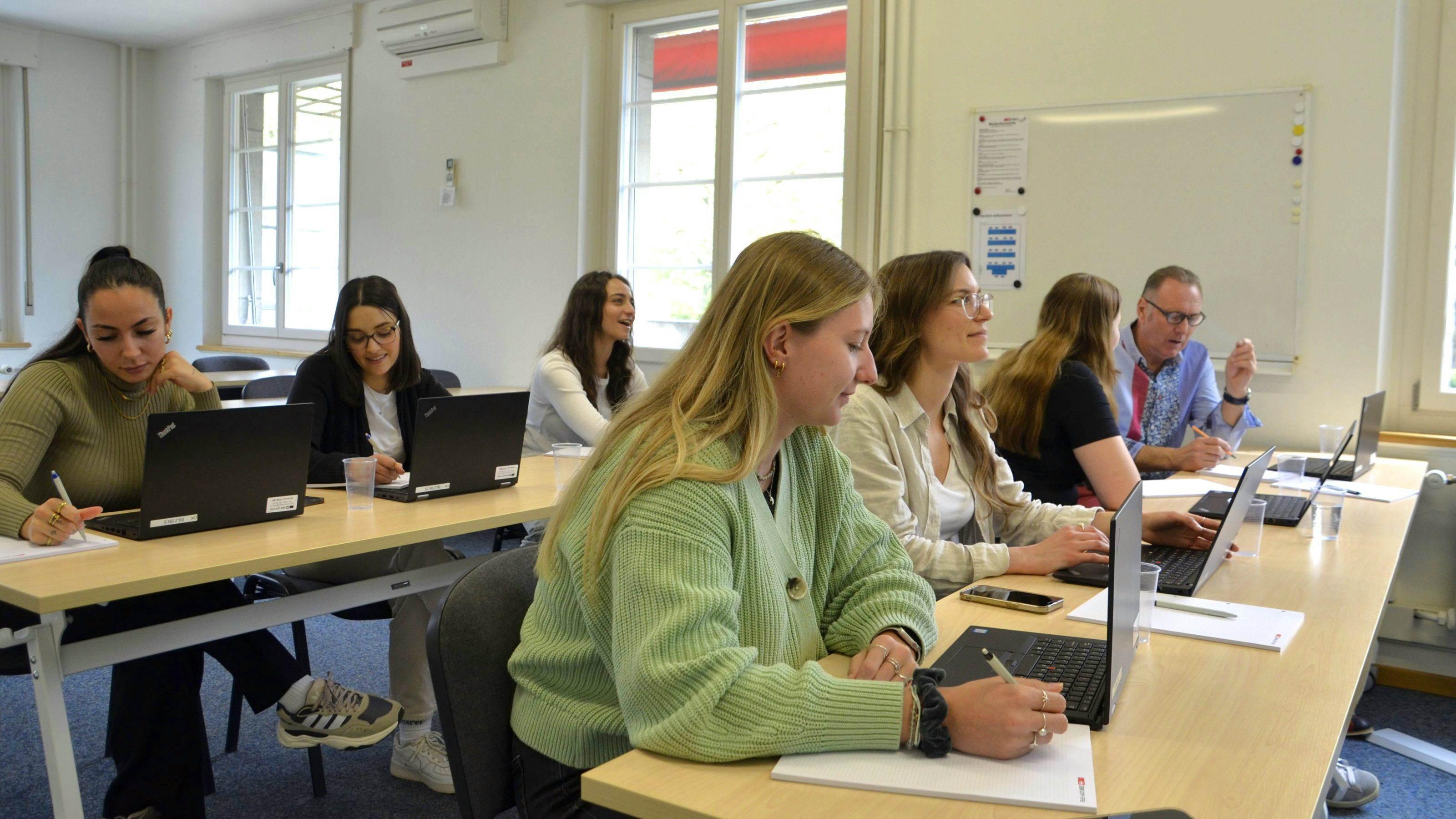 Camera M – Capacità max. 50 persone.