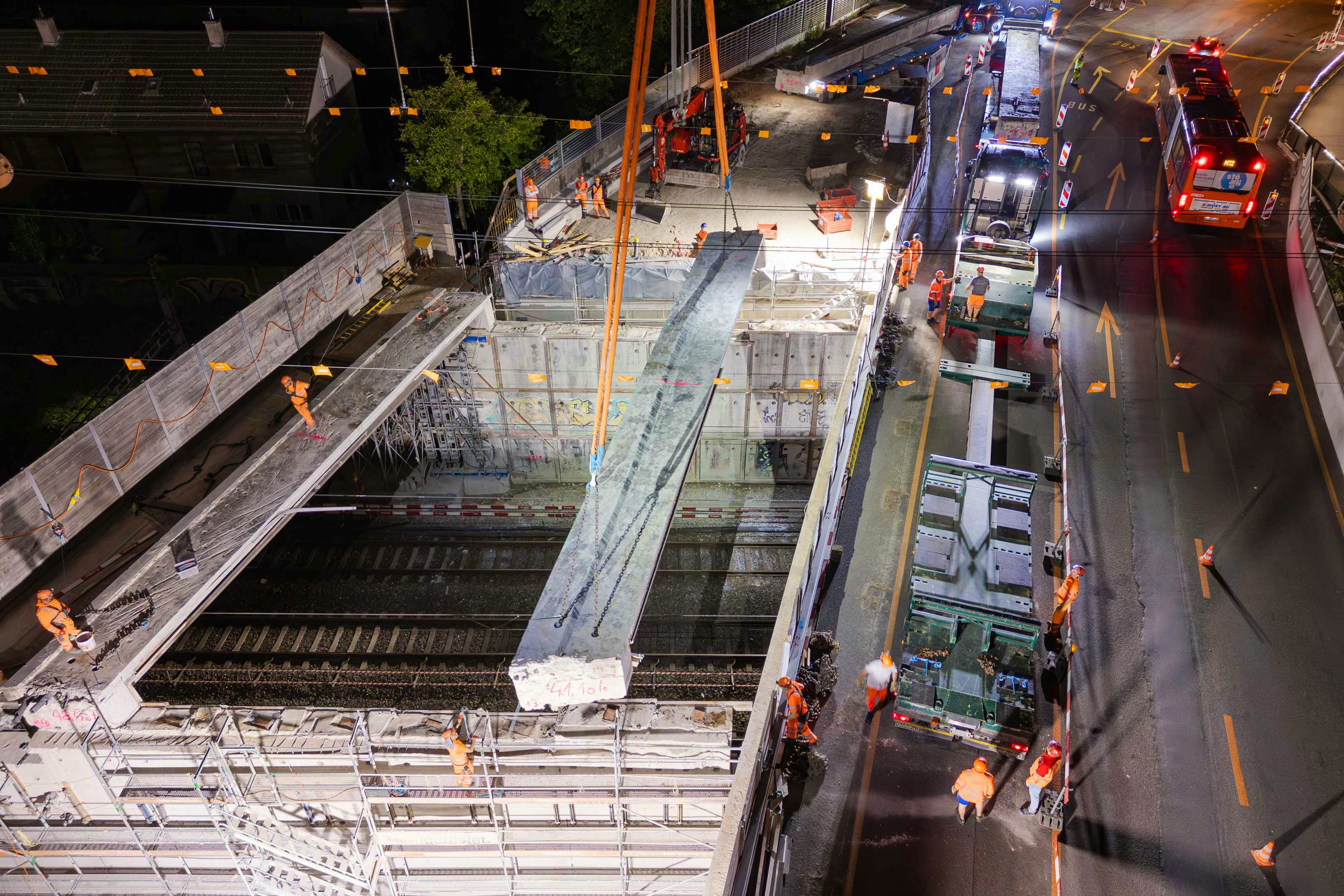 Bald geschafft: das zweitletzte Element ist im Abflug.