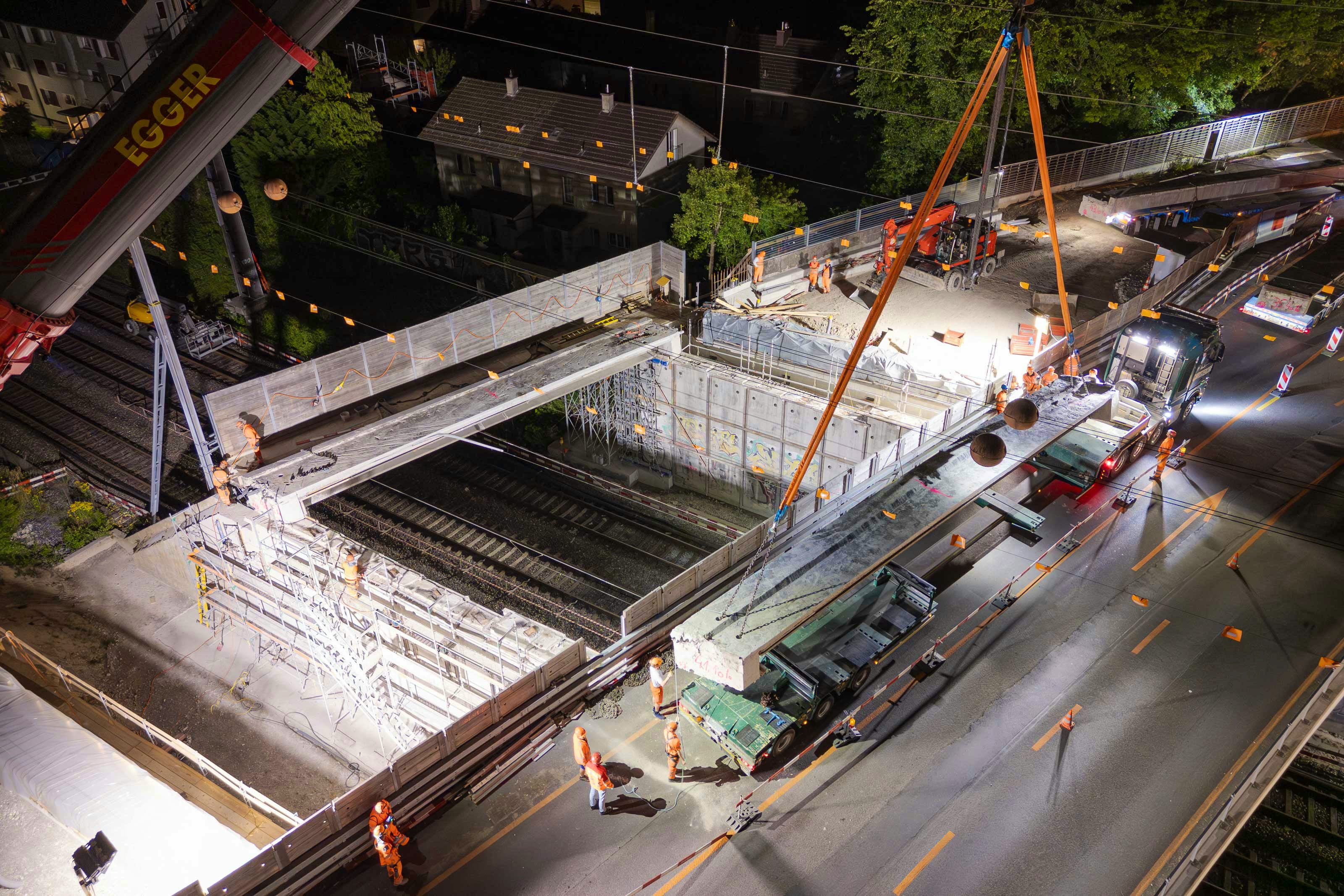 Bald geschafft: das zweitletzte Element ist im Abflug.