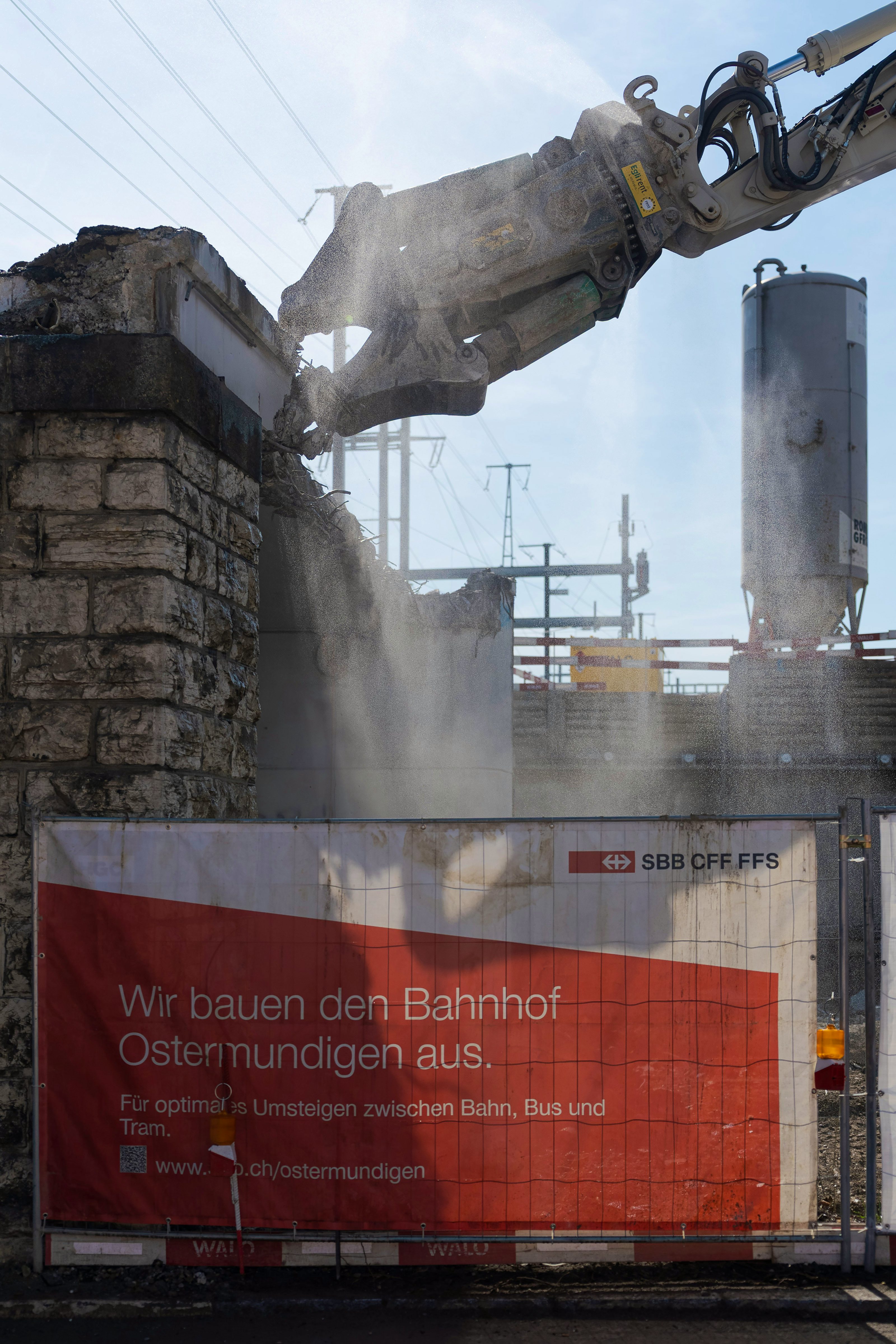 Abbrucharbeiten an der Unterführung Bernstrasse.