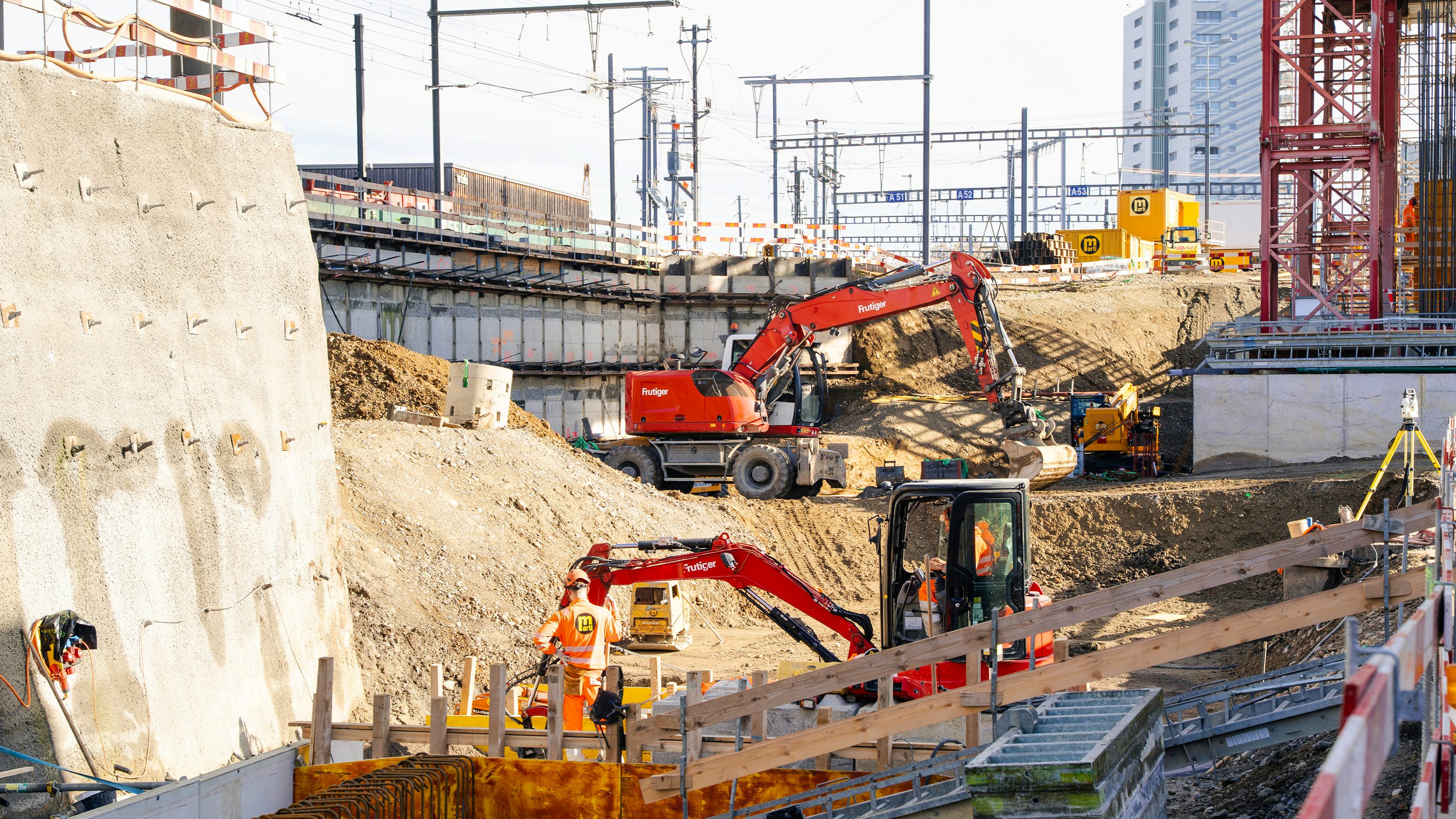 Unterwegs auf der Baustelle im Westen von Bern 2-1.