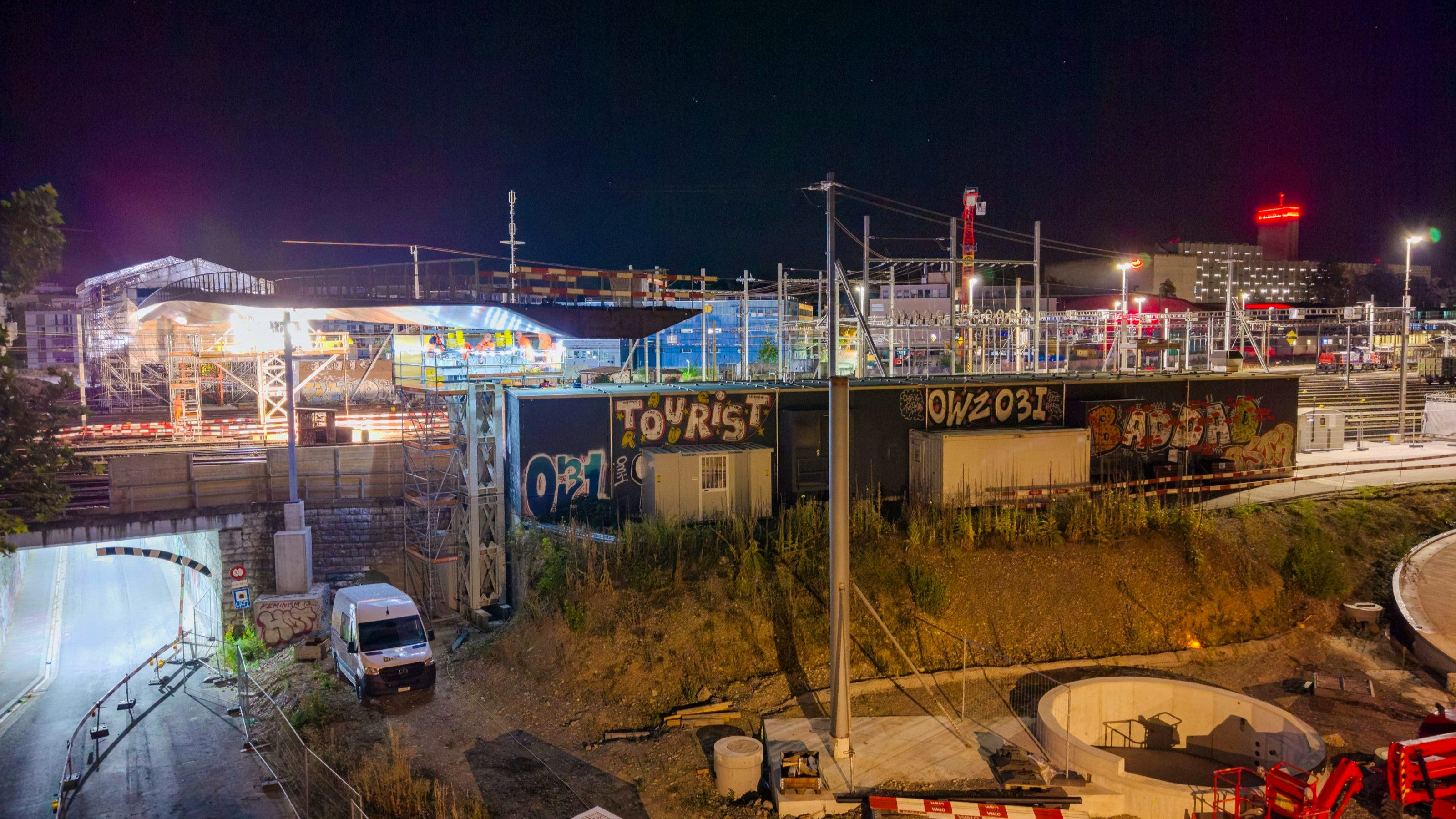 Links ist die alte Unterführung  Steigerhubel zu sehen. Diese wird durch die neue Passerelle ersetzt.

