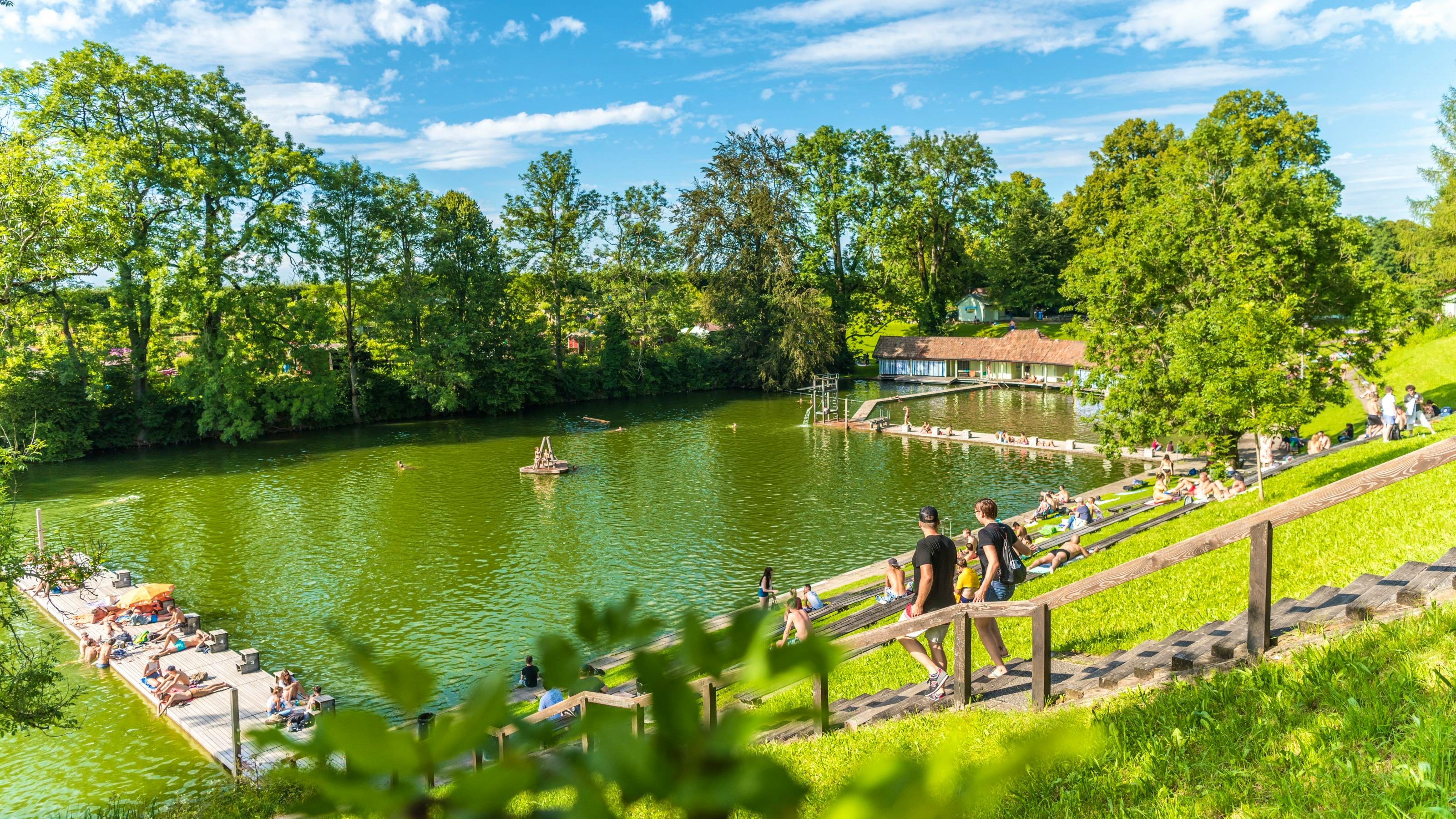 Image of the natural swimming pool in St. Gallen.