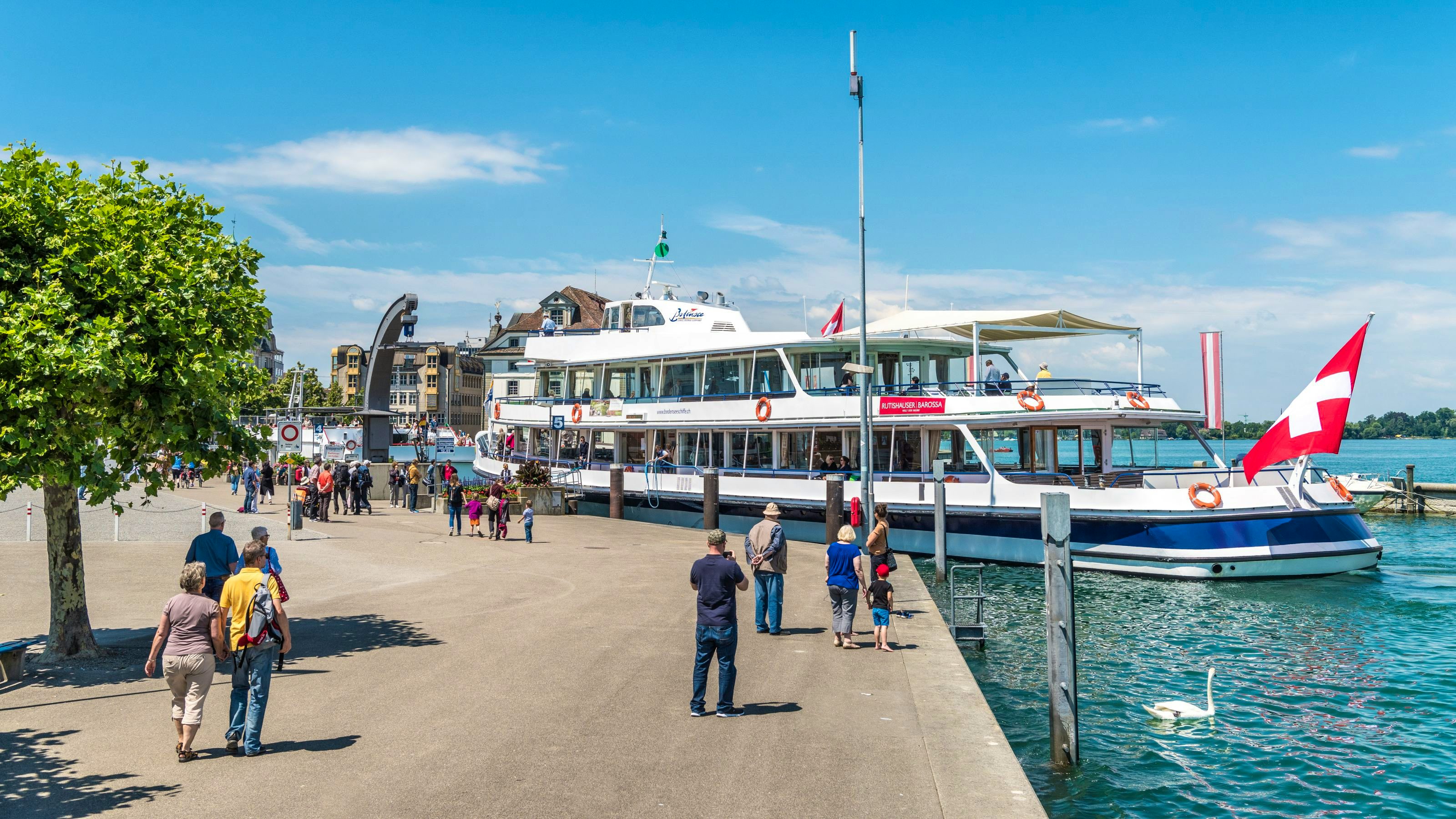 Image of a boat on Lake Constance.