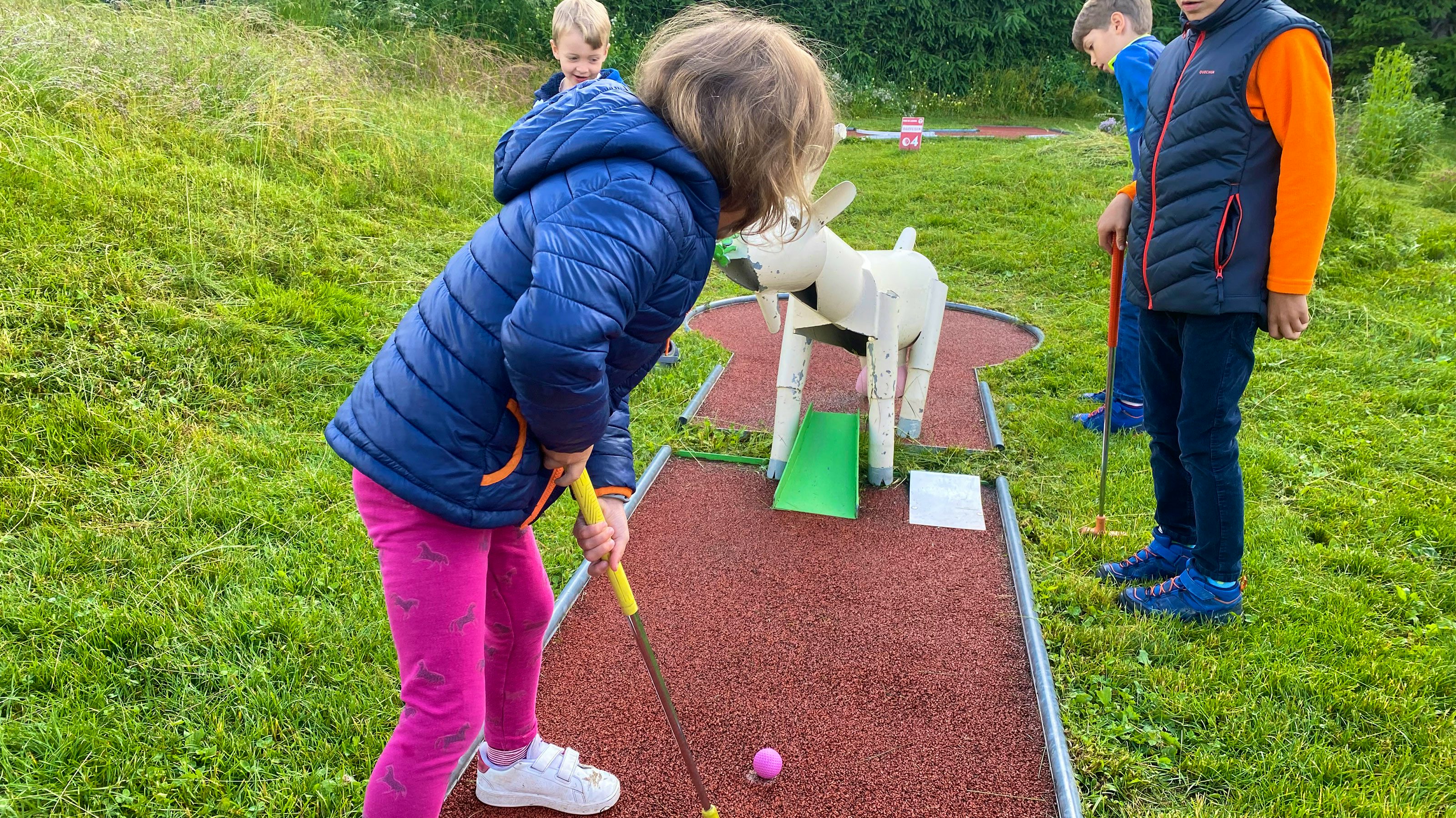 Image of minigolf.