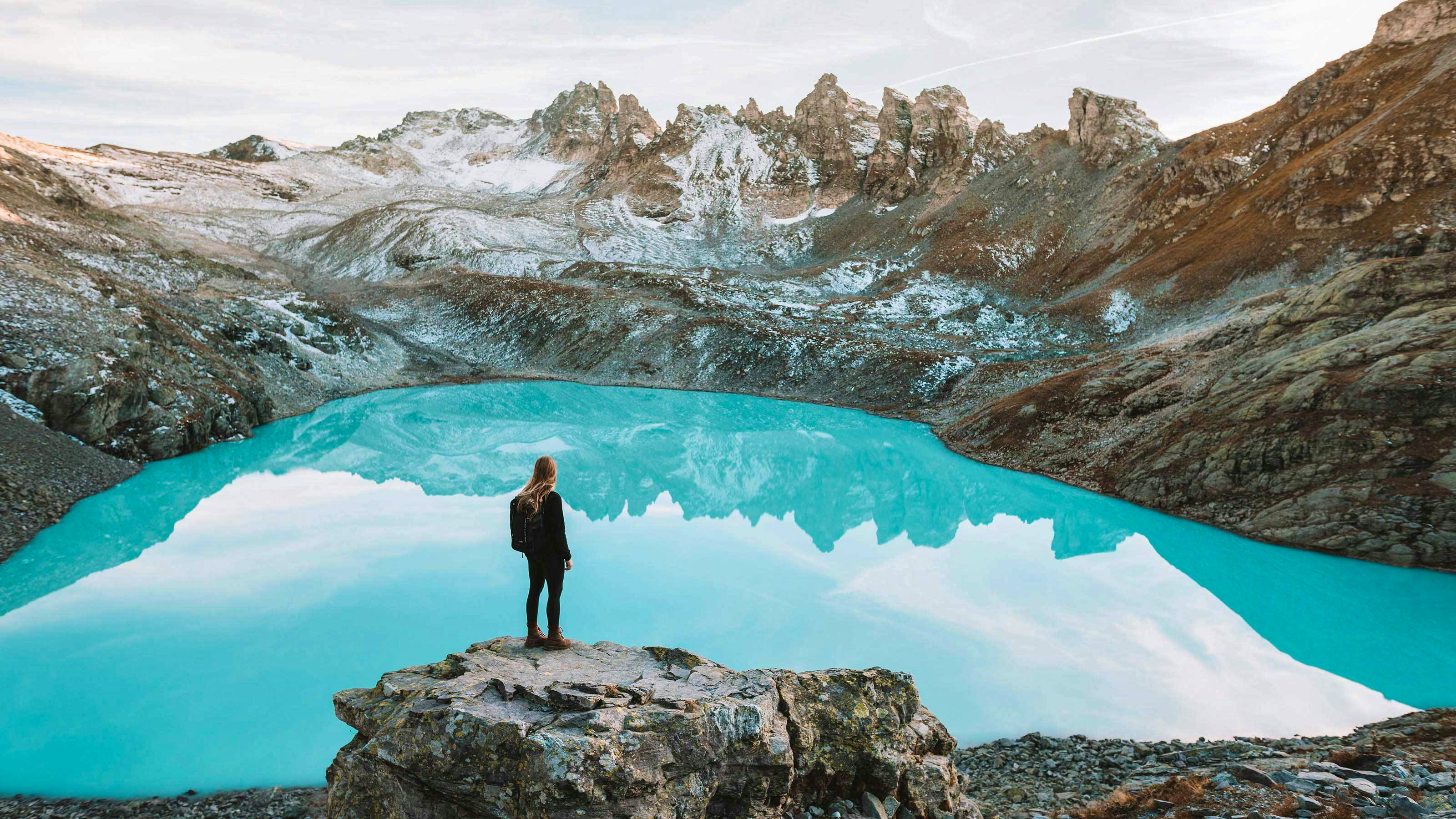 Image of a mountain lake.
