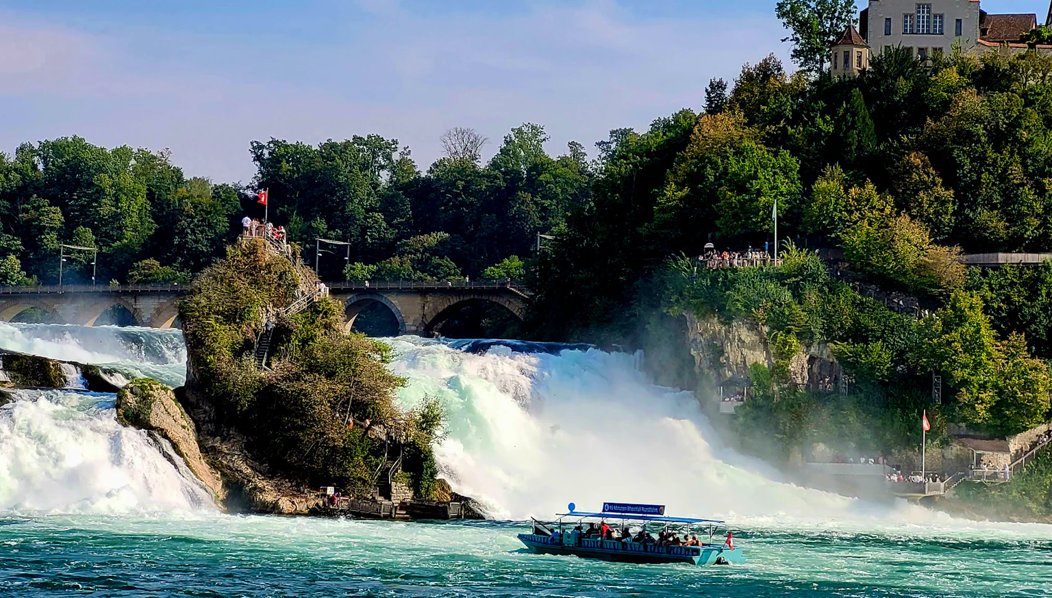 Découverte des chutes du Rhin à bord de la Flèche rouge «Churchill» | CFF