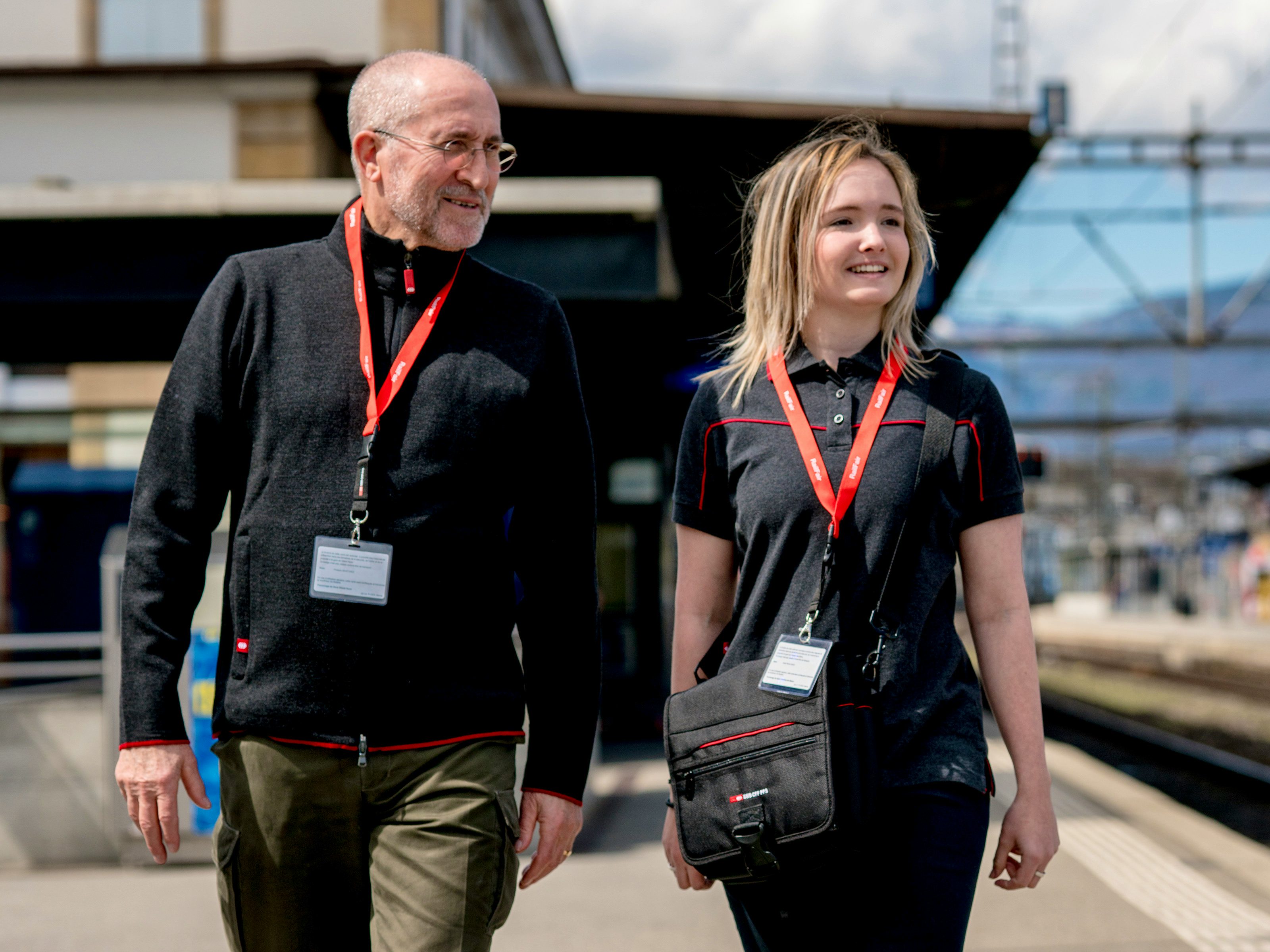 I padrini e le madrine di stazione assicurano la propria presenza e pattugliano la stazione.