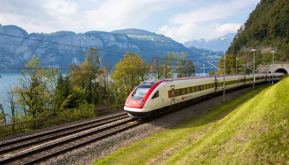 ICN: the InterCity tilting train connects Switzerland’s city centres | SBB