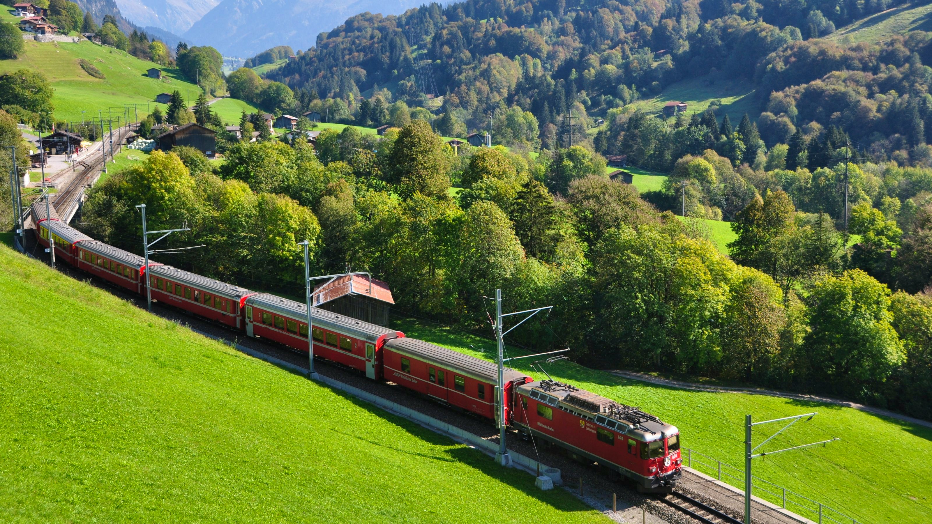 By special event train from Zurich Airport to Davos SBB Business